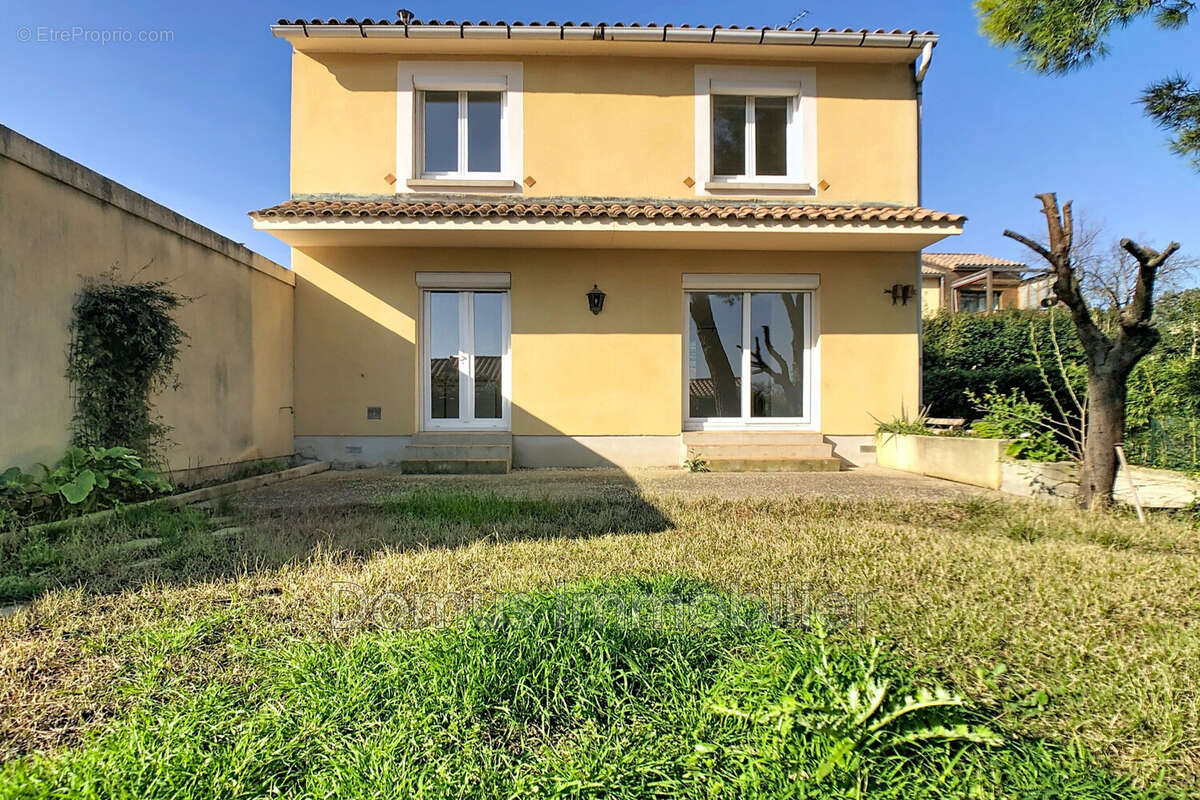 Maison à SAINT-SATURNIN-LES-AVIGNON