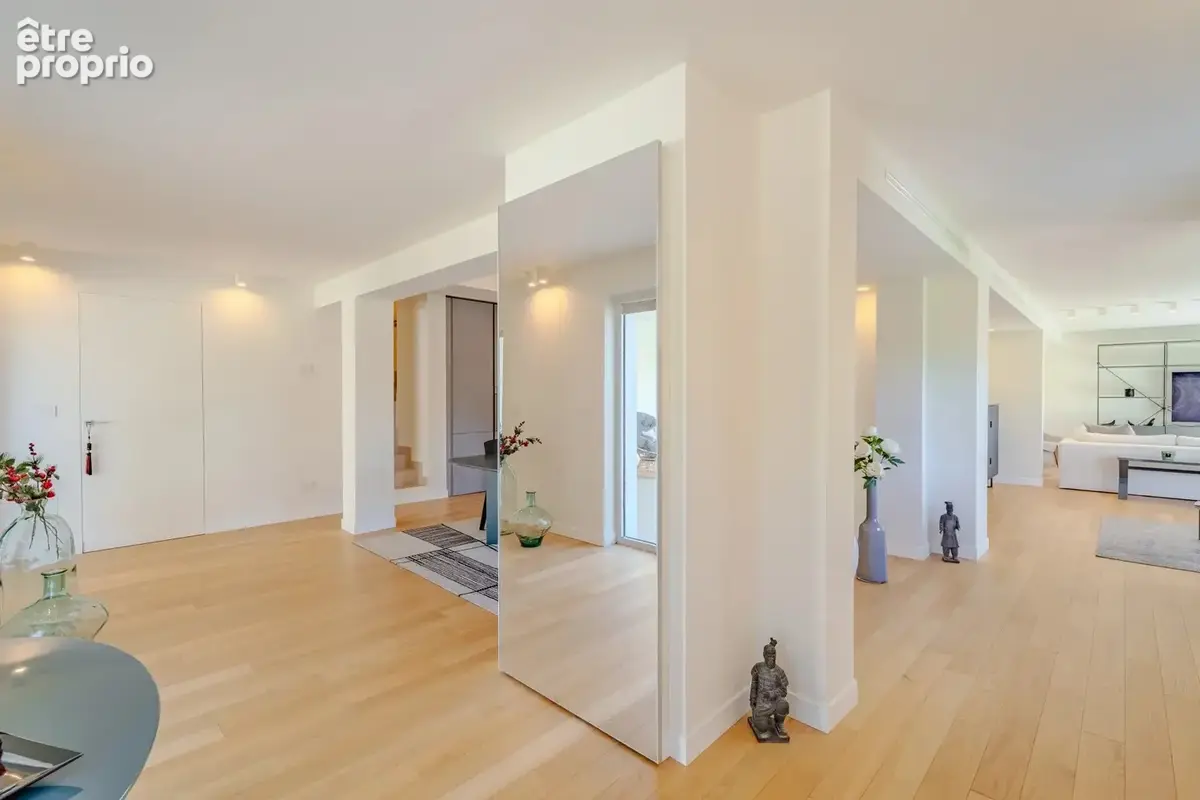 Villa contemporaine rénovée, terrain plat et piscine - photo 19