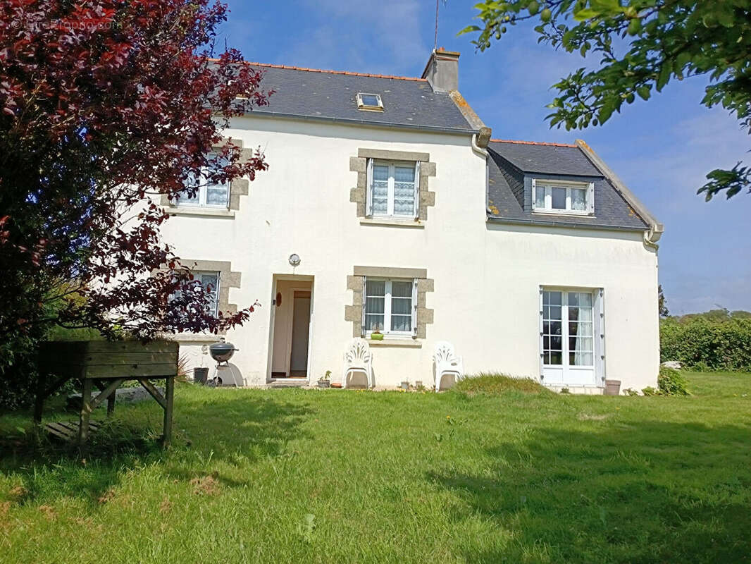Maison à PLOUGUERNEAU