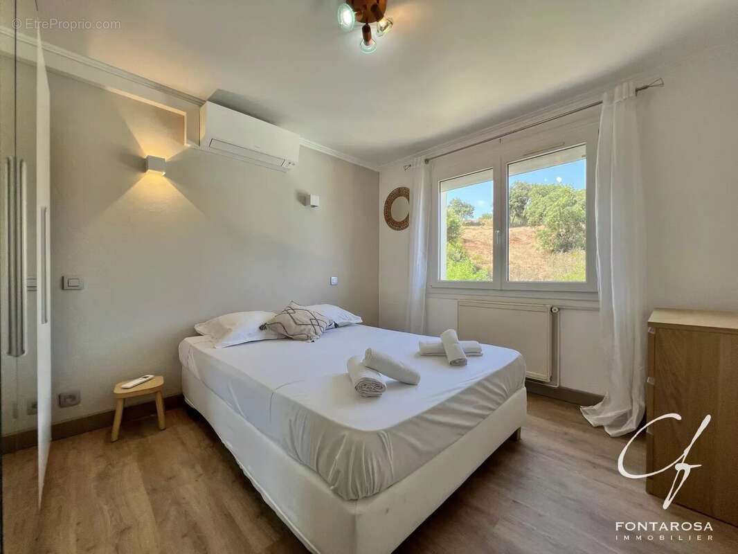 Maison à LES ISSAMBRES