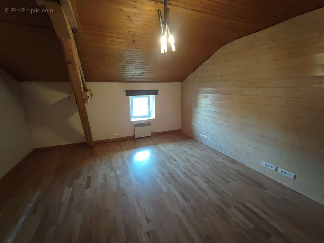 Maison à VOUJEAUCOURT