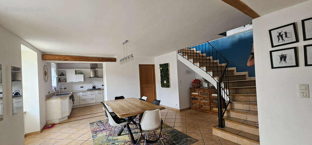 Maison à ETOILE-SUR-RHONE