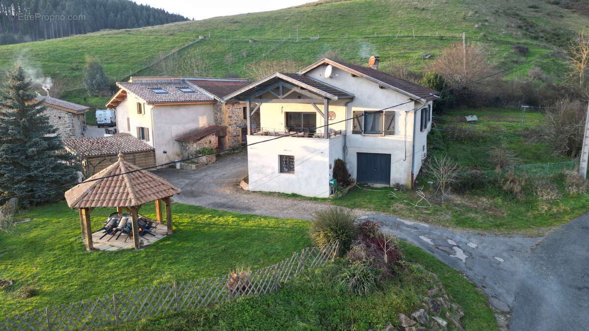 Maison à LAMURE-SUR-AZERGUES