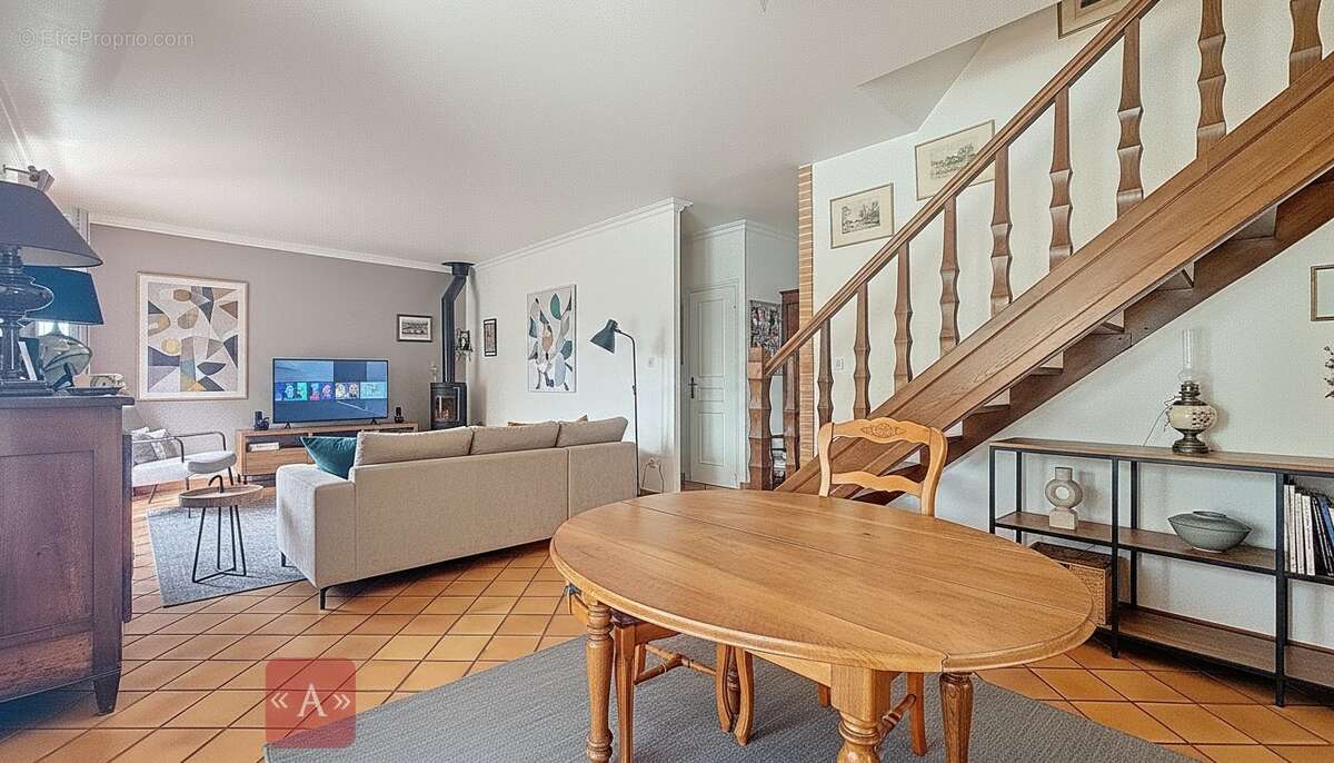 Maison à SAINT-SULPICE