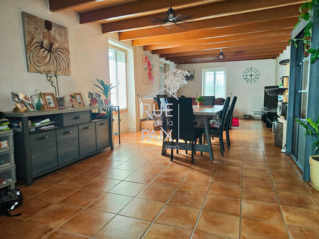 Cible investisseurs - Maison Lencloitre 3 pièce(s) 126.39 m2 - photo 4