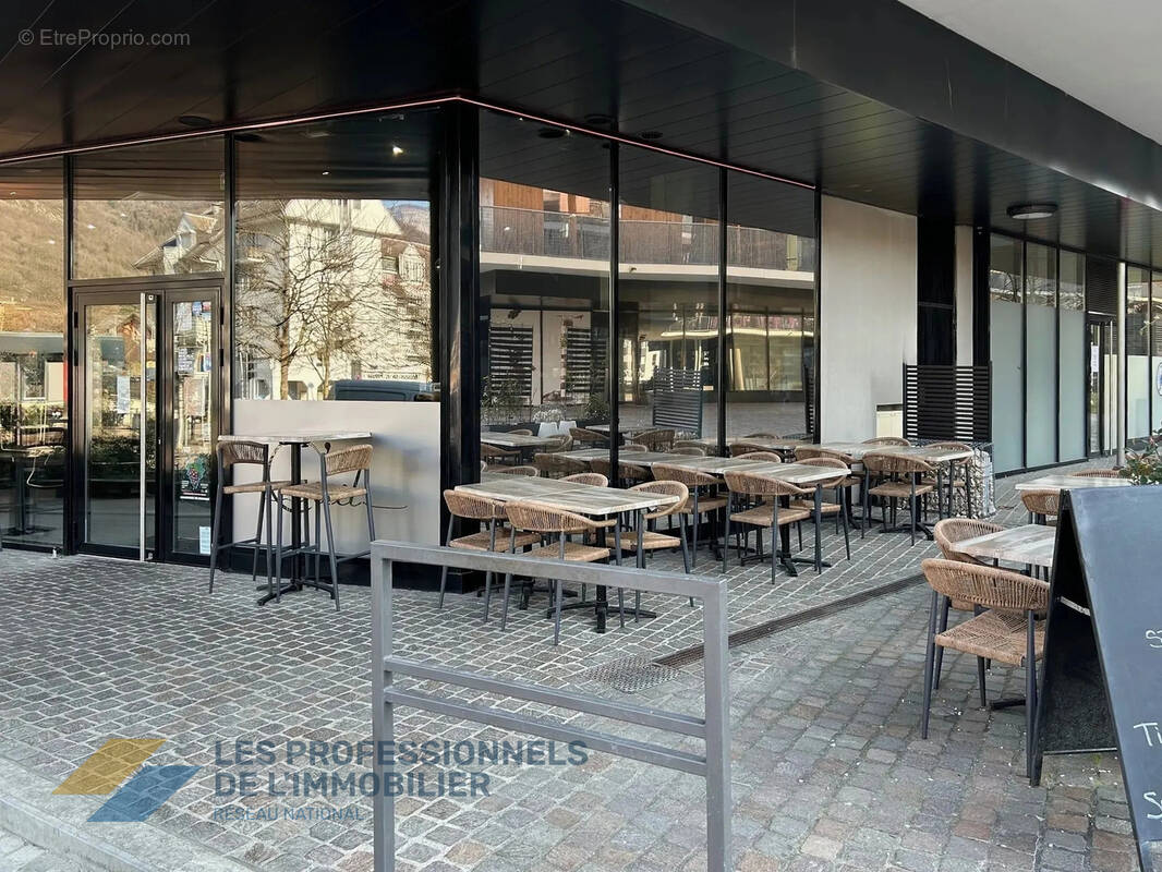 Commerce à CHALLES-LES-EAUX