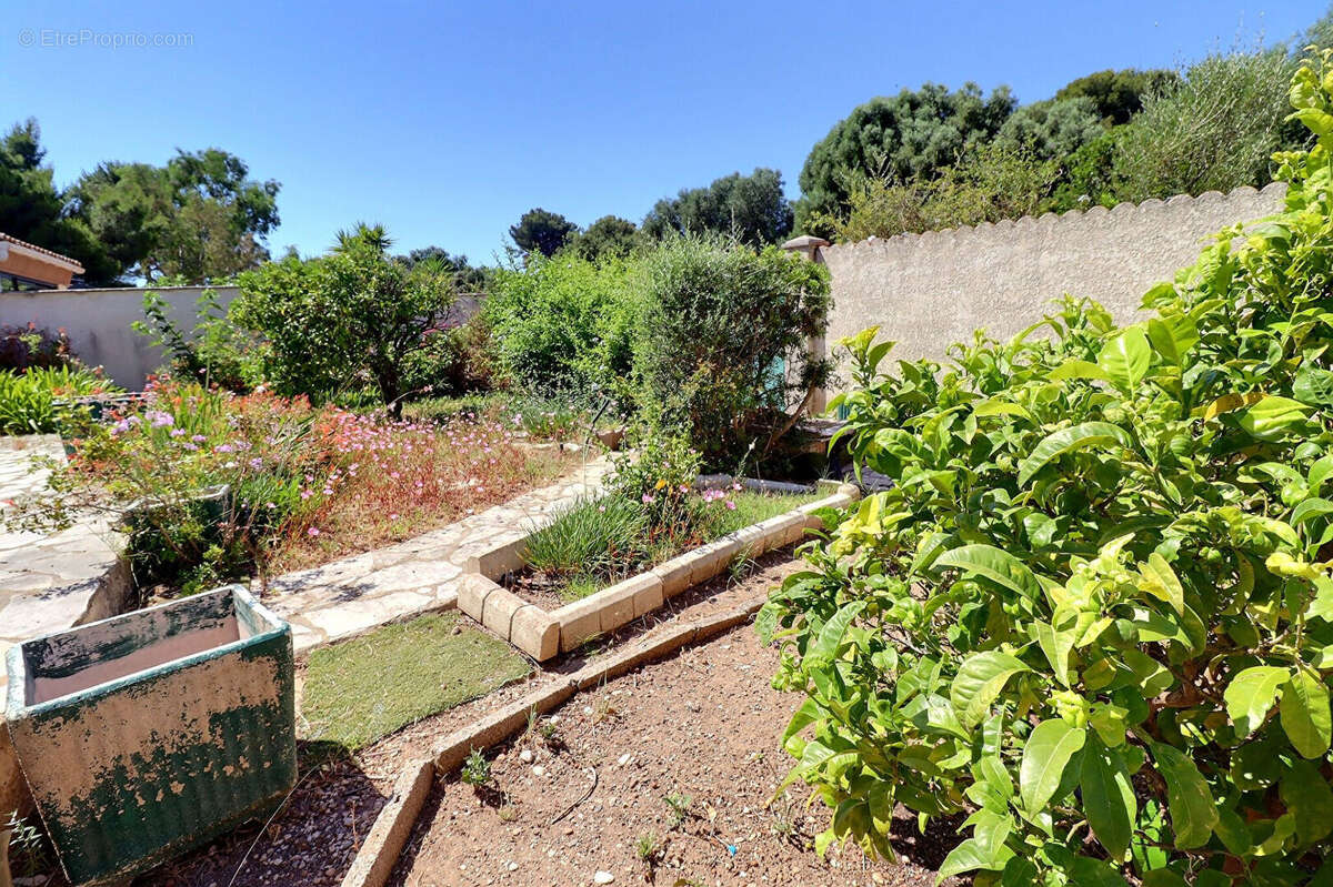 Maison à LA LONDE-LES-MAURES