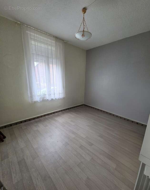 Maison à AULNOYE-AYMERIES