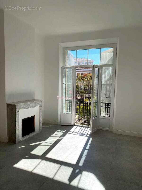 Appartement à HYERES
