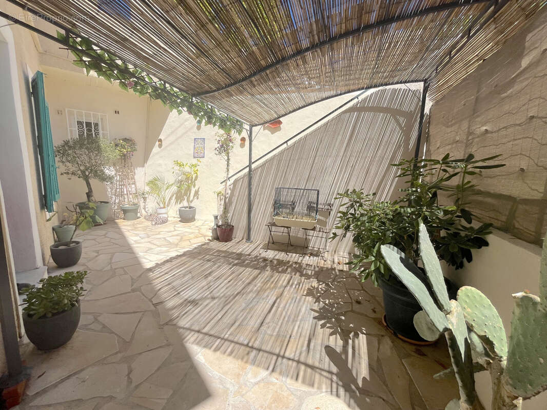 Tamaris - Appartement T3 avec terrasse & patio - photo 13