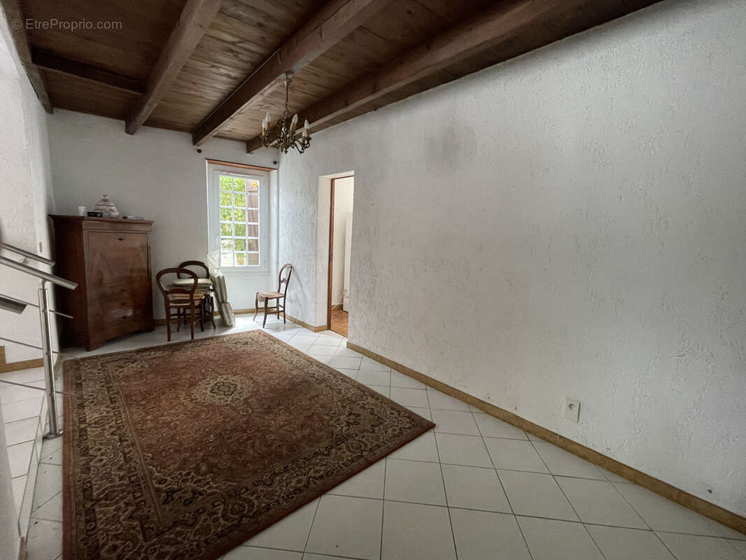 Maison à MARTRES
