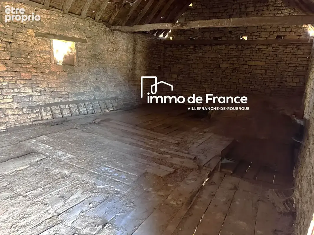 Grange à aménager avec hangar et jardinet - photo 8