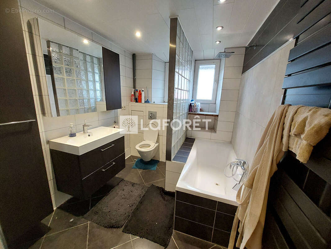 Appartement à AUDUN-LE-TICHE