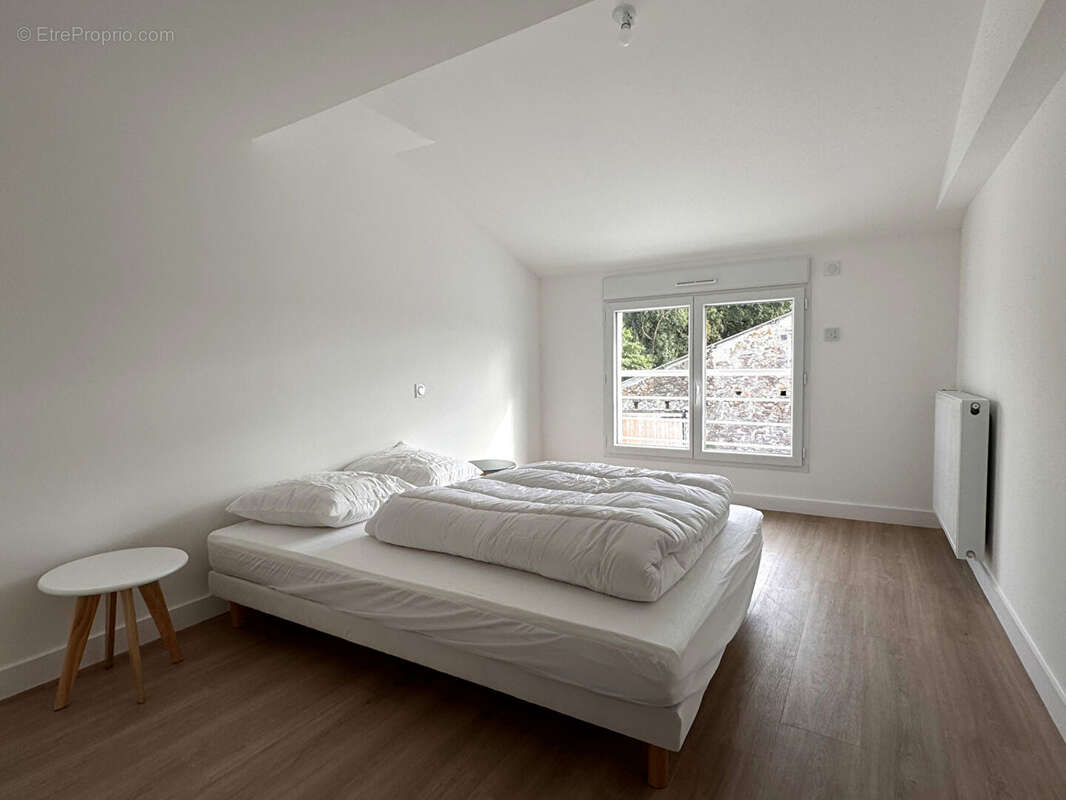 AIZENAY, maison en pierres 4 chbres entièrement rénovée + GRANGE - photo 11