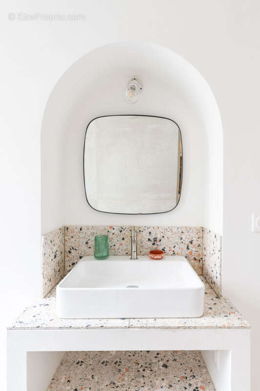 Appartement à MARSEILLE-6E
