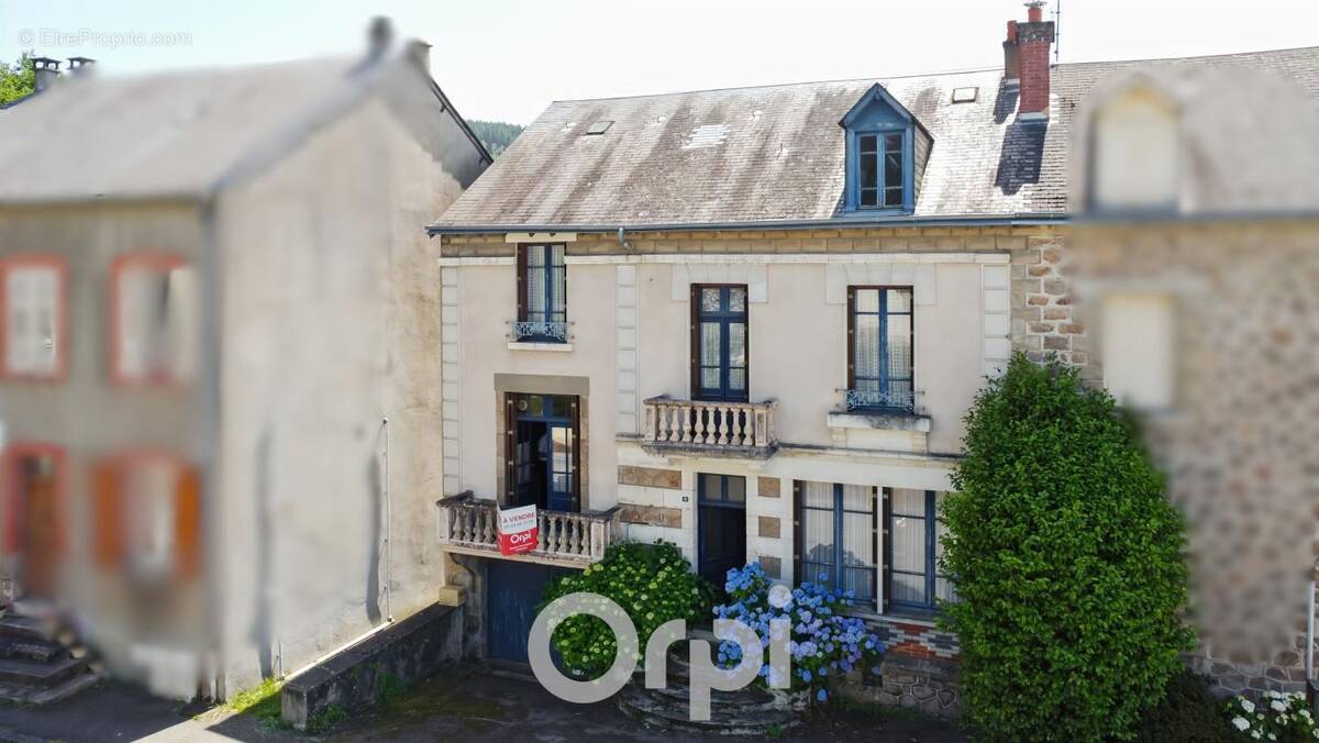 Maison à SAINT-SULPICE-LAURIERE