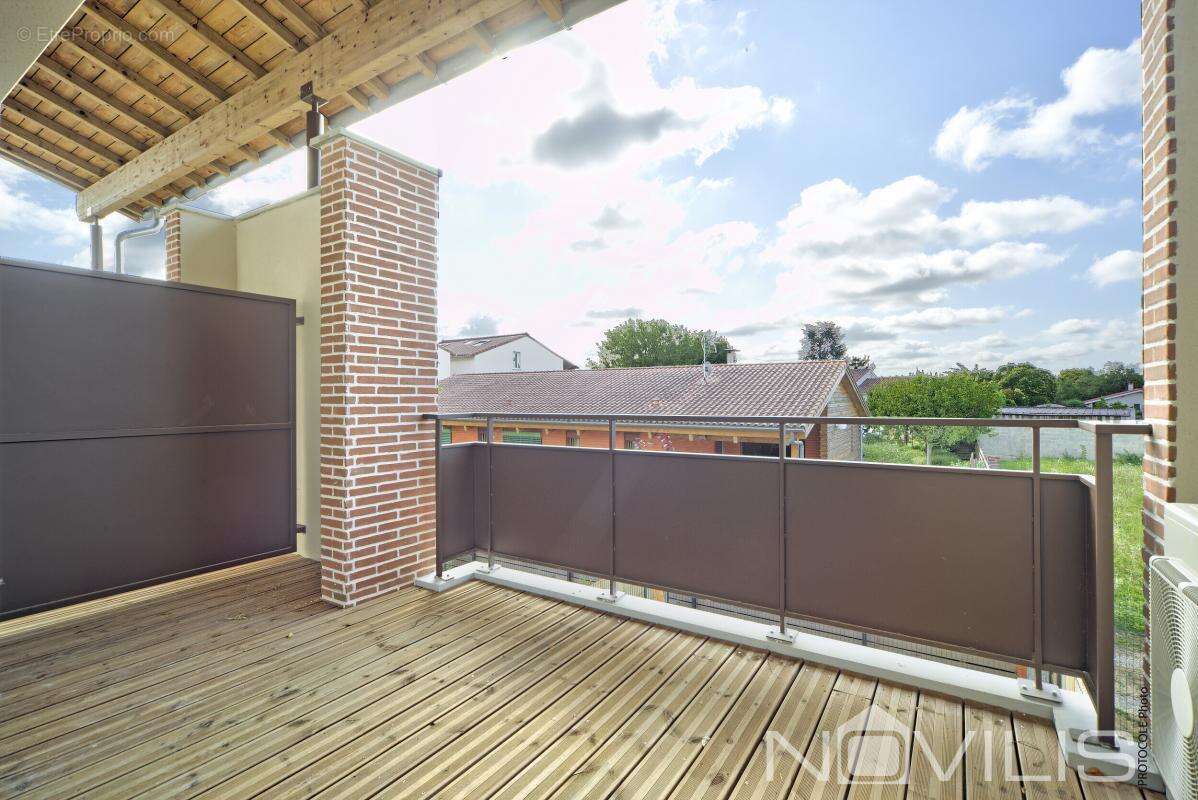 Appartement à BRUGUIERES