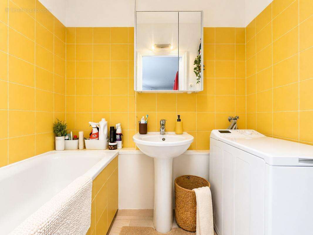 Appartement à PARIS-14E
