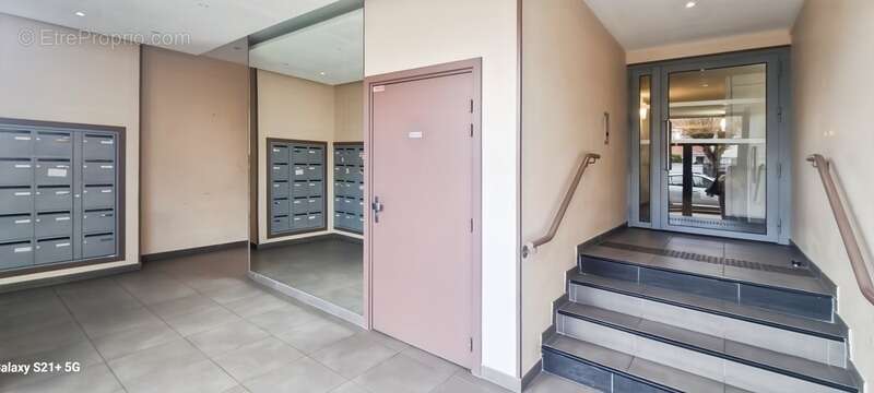 Appartement à CHANTELOUP-LES-VIGNES