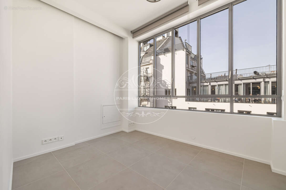 Appartement à PARIS-2E