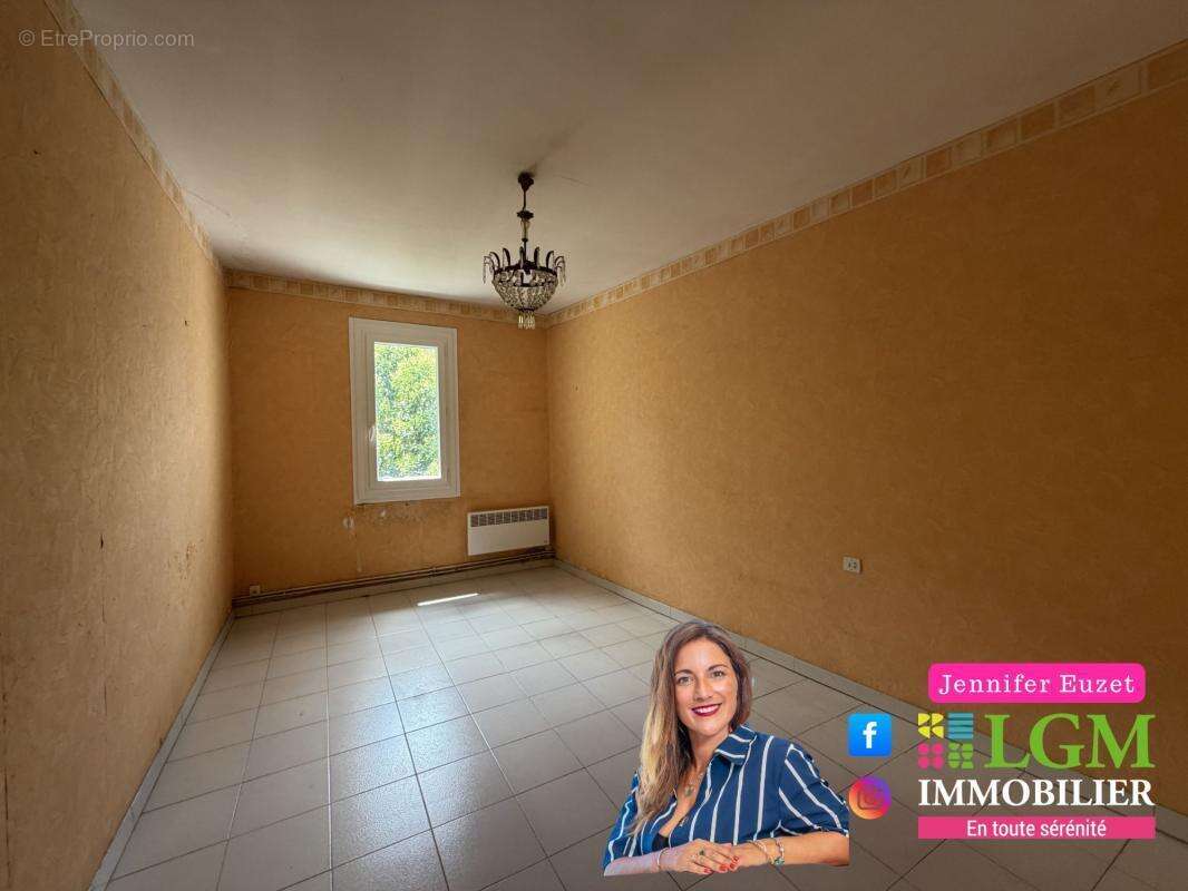 Appartement à LUNEL-VIEL