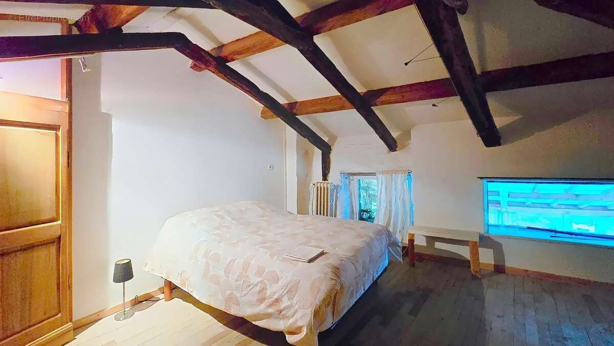 Maison à JAUJAC