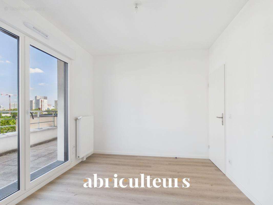 Appartement 5 pièces 91 m² – 4 chambres, 2 terrasses, 2 parkings – Colombes  - Allée Françoise Héritier - photo 10