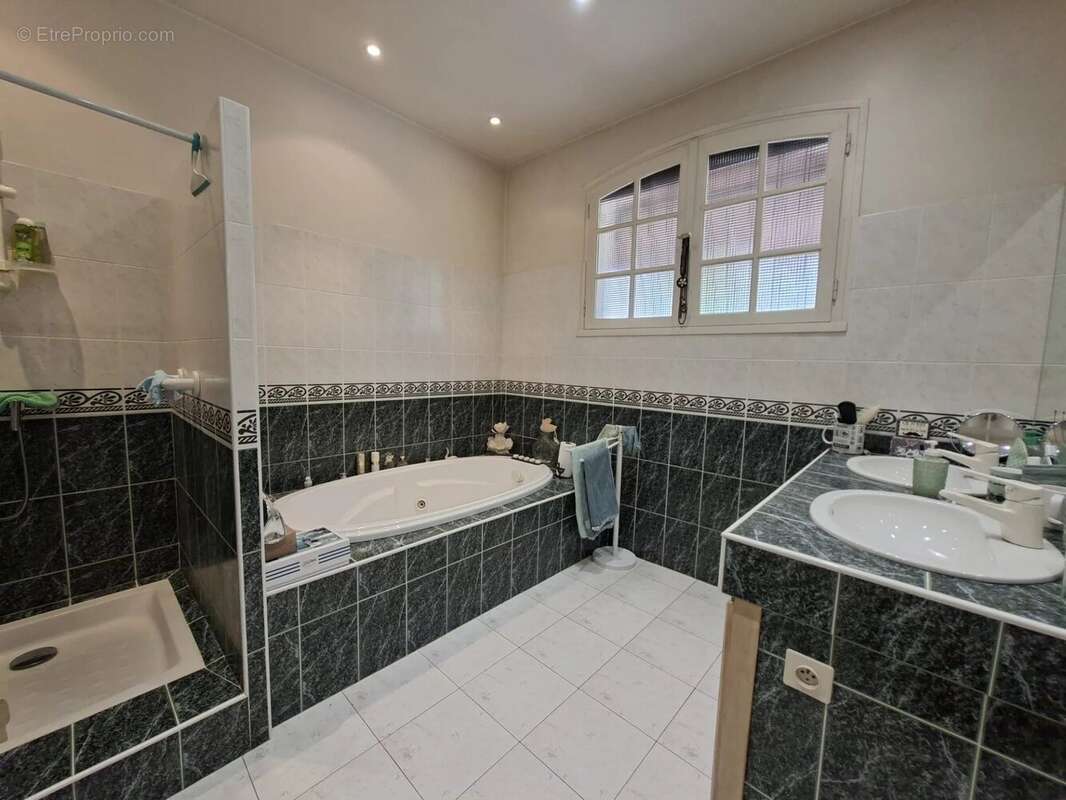 Maison 117 m² à Septfonds  - photo 12
