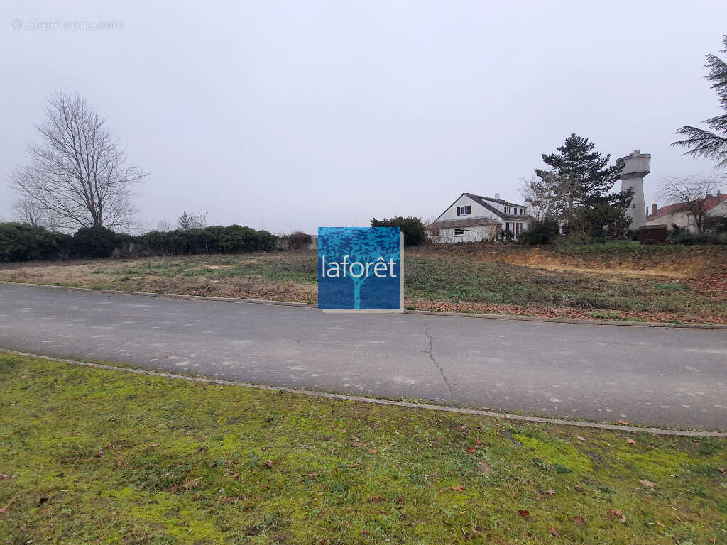 Terrain à MONTGEROULT