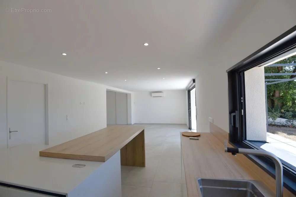 Appartement à MONTAUROUX