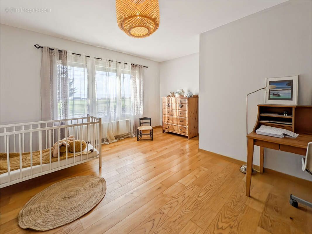 Maison 225 m² à Frans  - photo 8