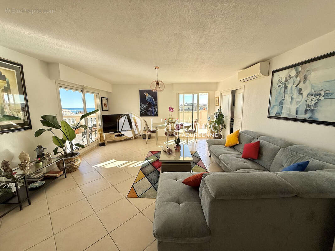 Appartement à SAINT-LAURENT-DU-VAR