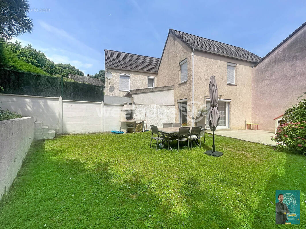 Maison à JOUY-LE-MOUTIER
