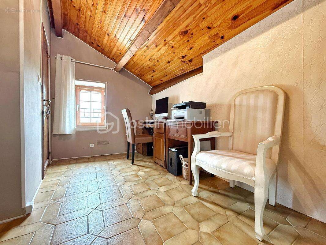 Maison de caractère r+2 – 140 m² – 7 pièces – t3 indépendant – charme & rentabilité - photo 15