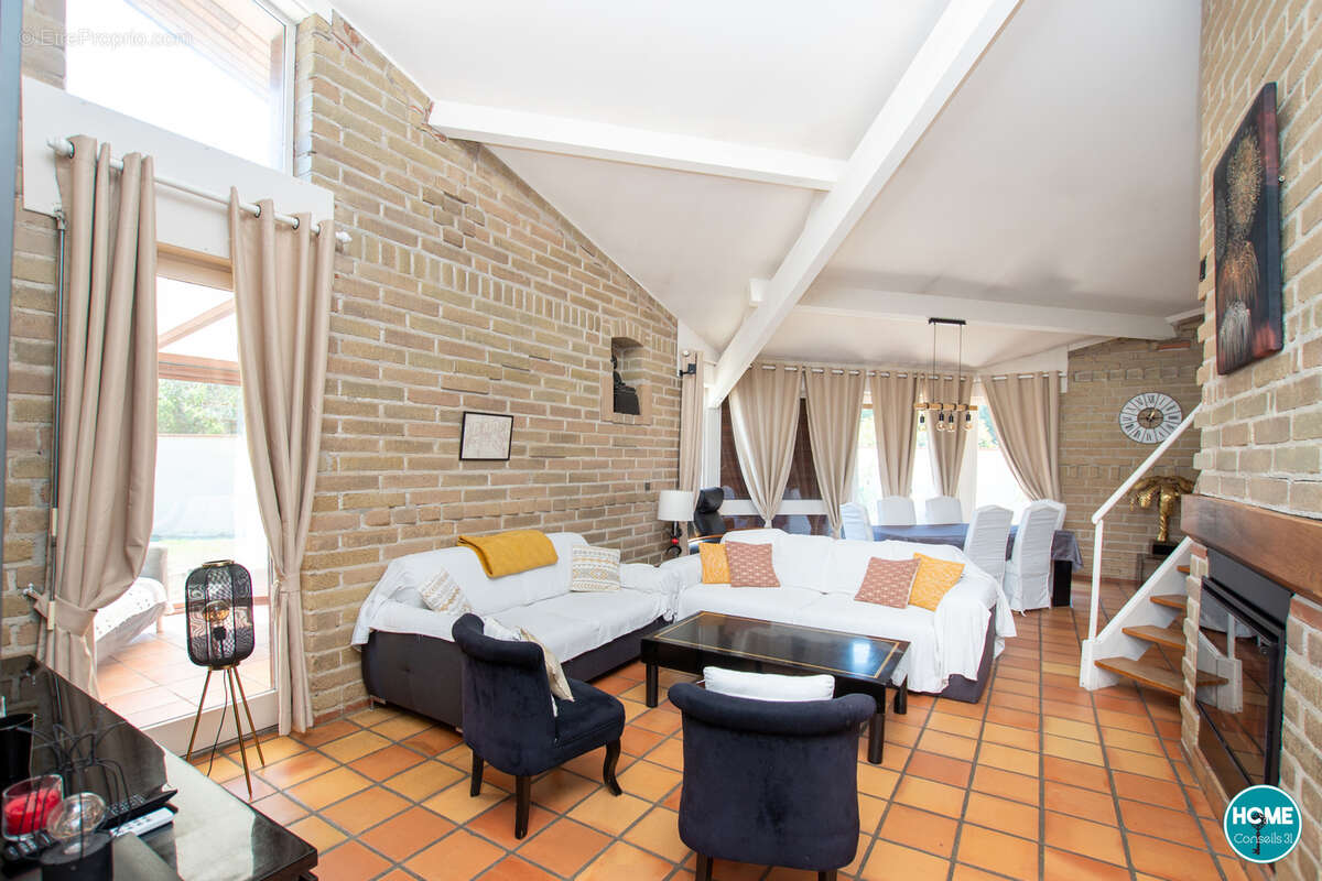 Maison à LABARTHE-SUR-LEZE