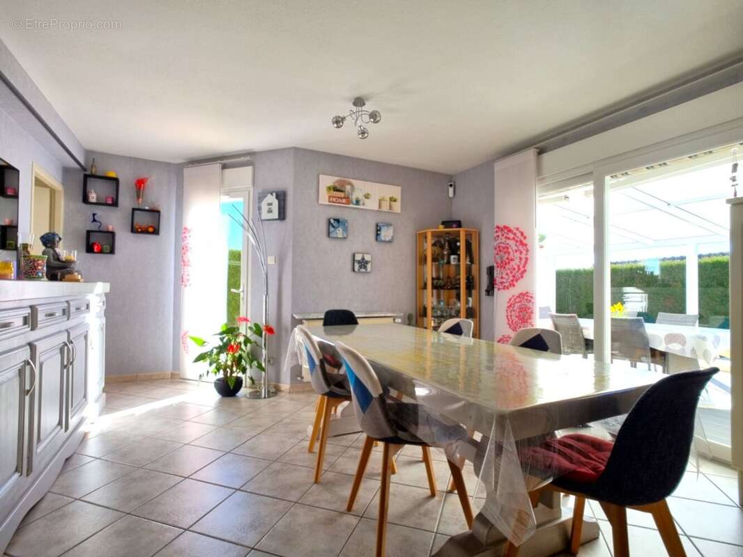 Maison 101 m² à Saone  - photo 11