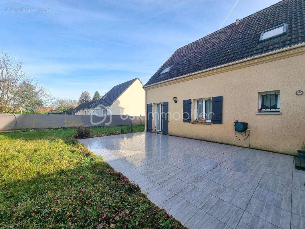 Maison à CHATENAY-SUR-SEINE