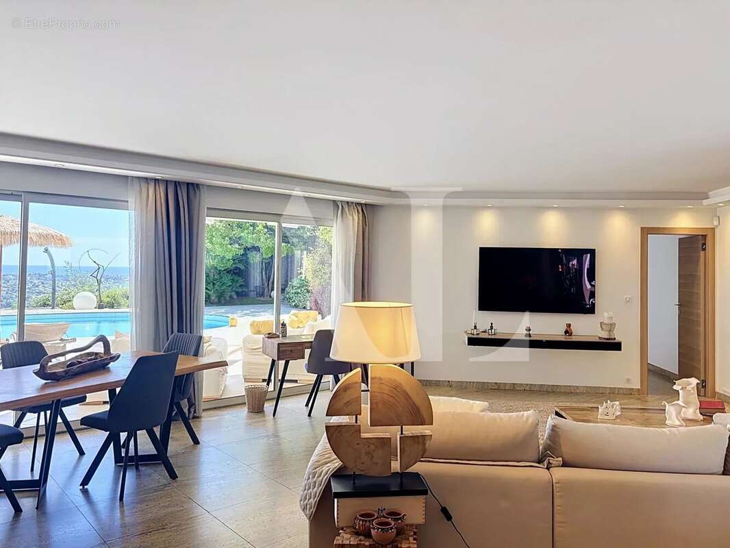 Super-cannes – villa contemporaine avec vue mer panoramique - photo 11