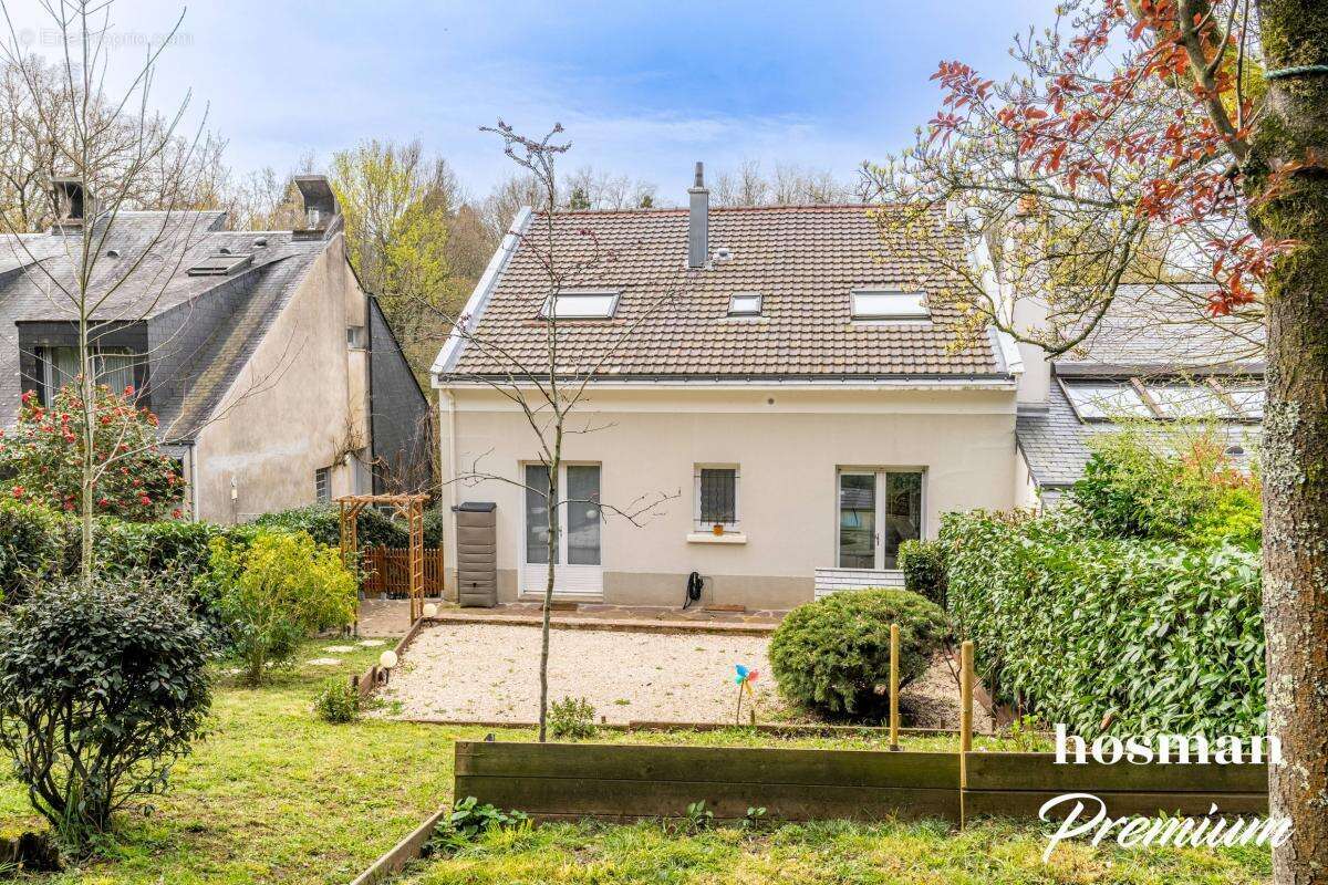Coup de coeur ! Maison de 203.0 m2 avec vue sur la Chézine - 6 chambres avec jardin et garage - Quartier Chezine-Procé - photo 21