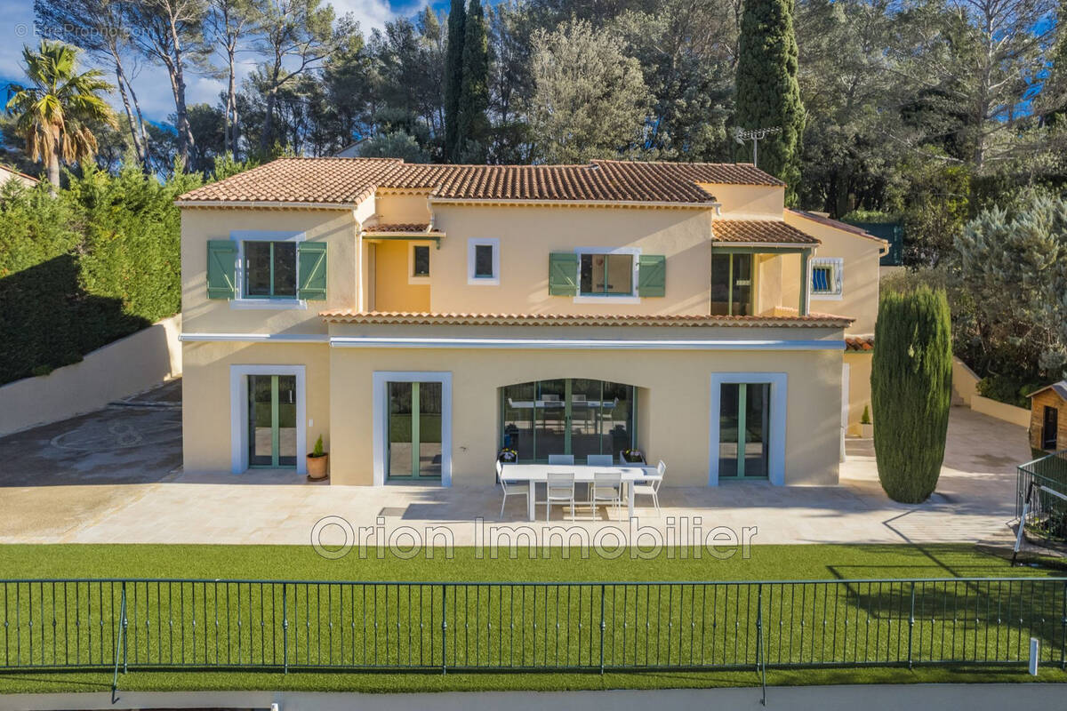 Maison à MANDELIEU-LA-NAPOULE