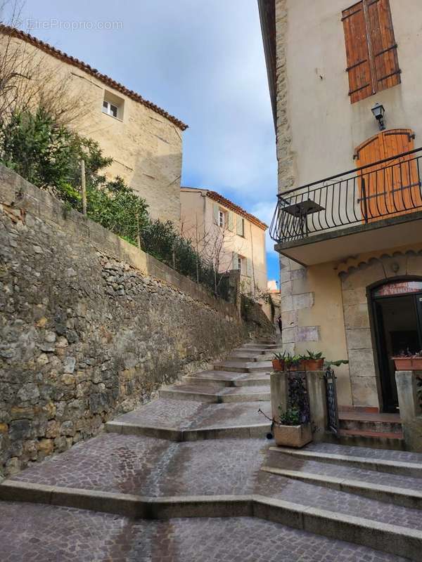 Appartement à FAYENCE