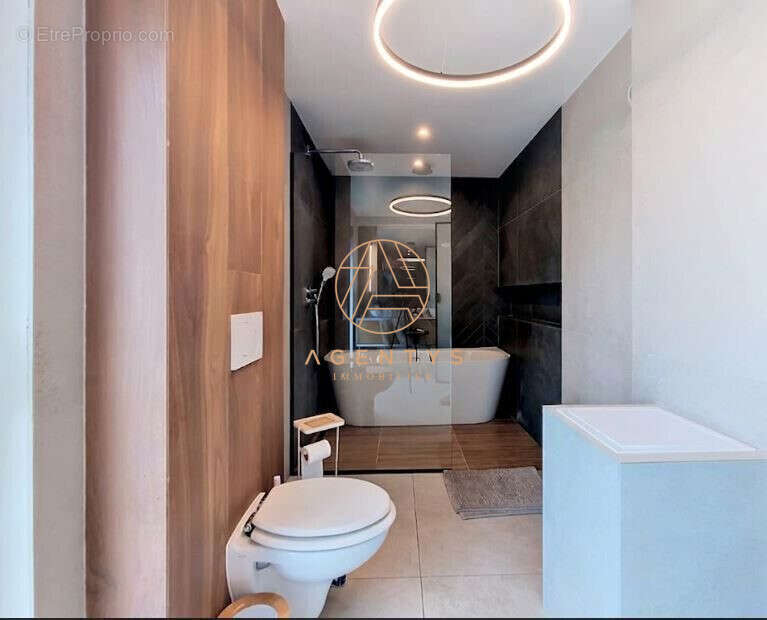 Maison 157 m² à Saint-Maur-Des-Fosses  - photo 9