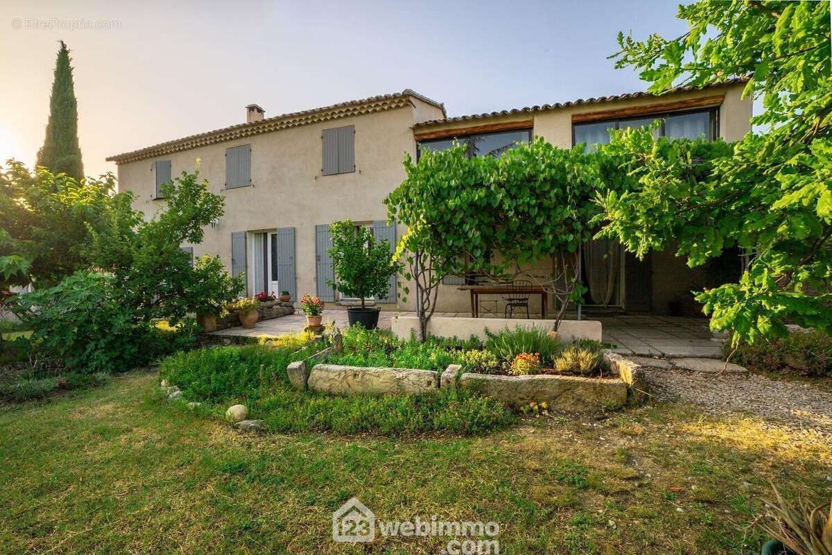 Maison 245 m² à Bedoin  - photo 272