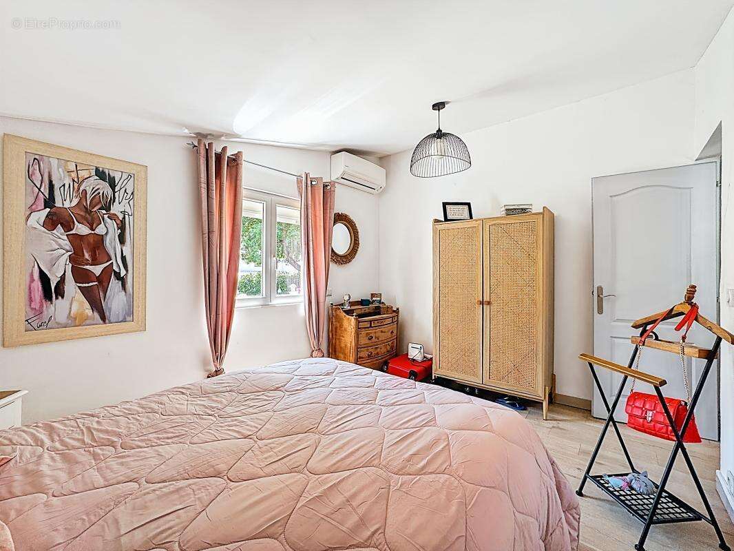 Maison à ROQUEBRUNE-SUR-ARGENS