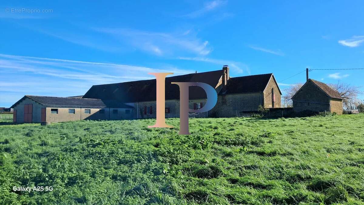 Maison à PARAY-LE-MONIAL