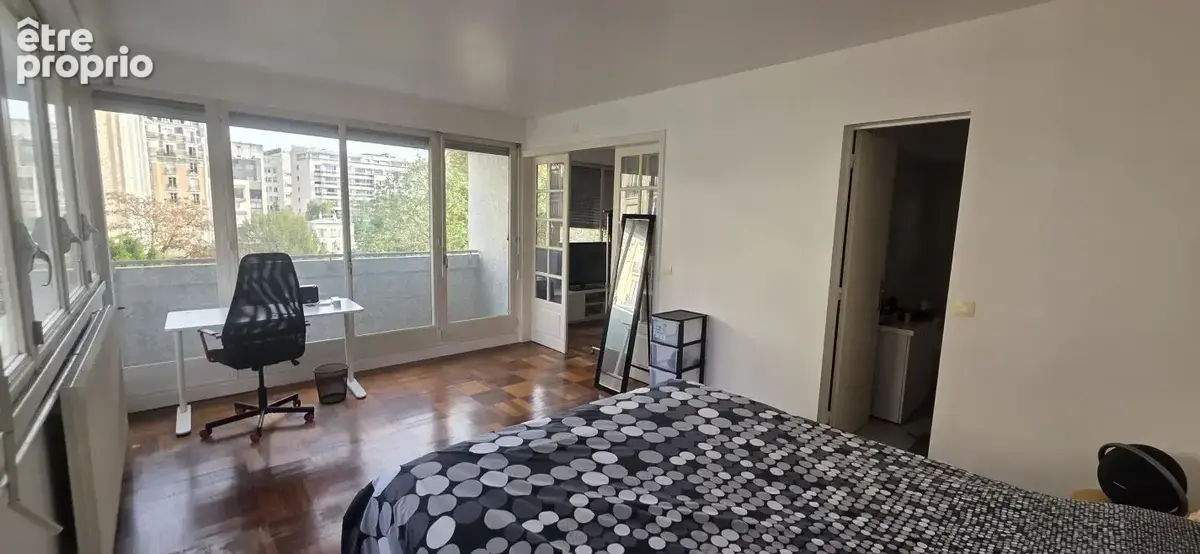 Appartement à PARIS-16E