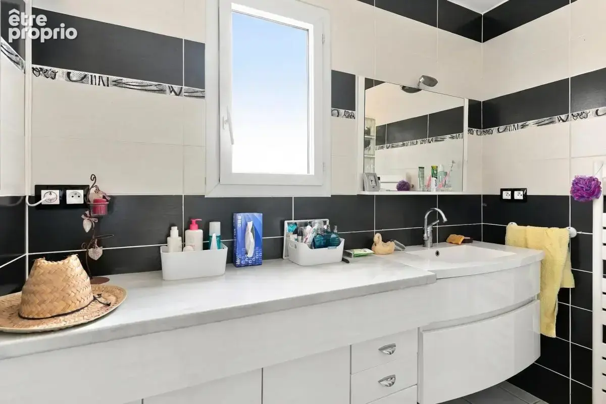 Maison de 5 pièces de 110 m² à Sanary-sur-Mer - photo 16