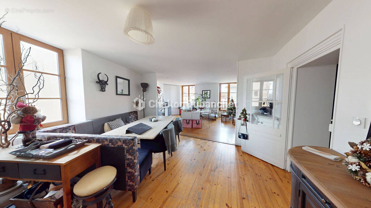 Appartement à CHARLIEU