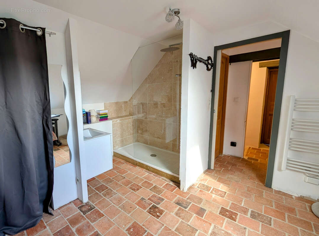 Maison à SAINT-LAURENT-DE-LIN