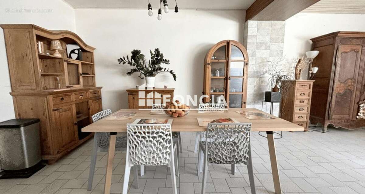 Maison 5 Pièces 172m² à vendre 650000€ - Mauguio 34130 - photo 2